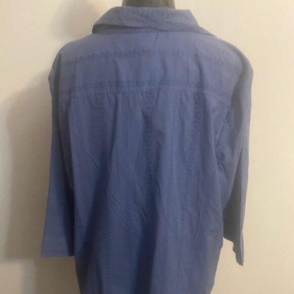 Fashion Bug Blue Floral print button-down blouse, size 22/24 - Picture 2 of 3